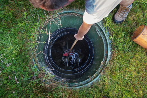 Cleveland, TX septic pumping and cleaning service crew on-site